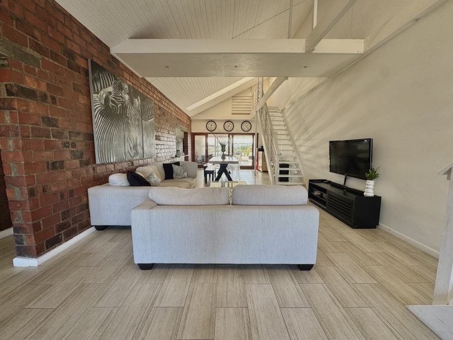 To Let 4 Bedroom Property for Rent in Grotto Bay Western Cape